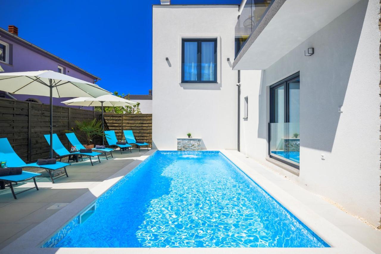 Valla Studio Apartments With Free Bikes Fažana Exterior foto