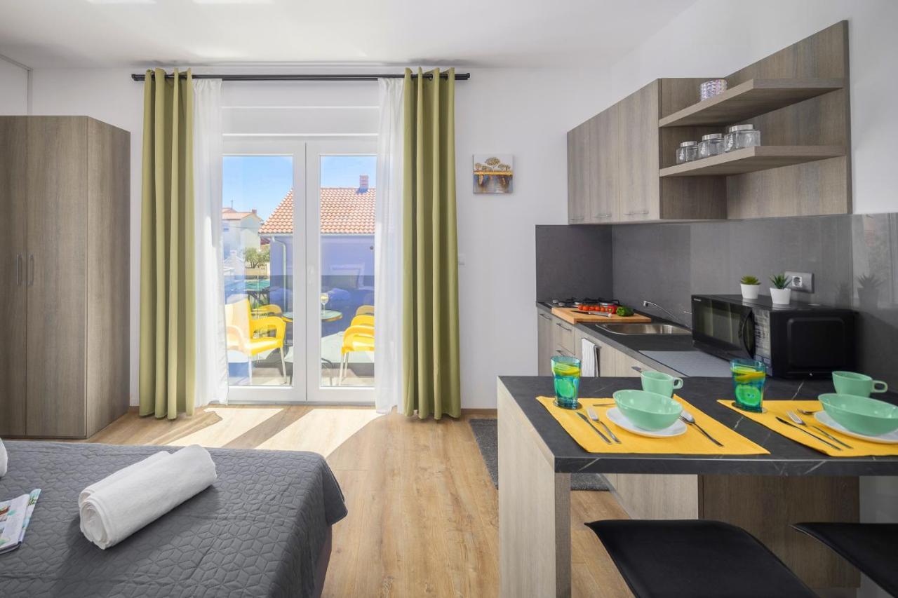 Valla Studio Apartments With Free Bikes Fažana Exterior foto