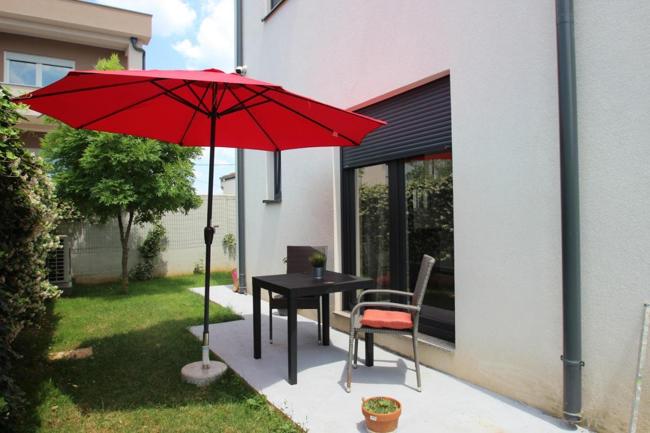 Valla Studio Apartments With Free Bikes Fažana Exterior foto